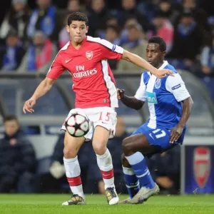 Denilson (Arsenal) Silvestre Varela (Porto). FC Porto 2: 1 Arsenal, UEFA Champions League
