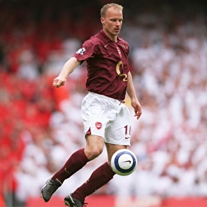 Dennis Bergkamp in Action: Arsenal's Victory over Wigan Athletic, 4:2, Highbury, London, 2006