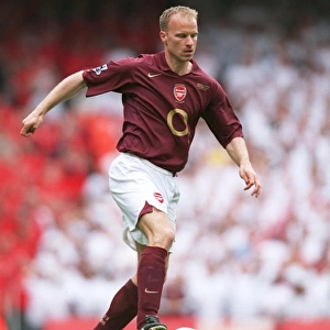 Dennis Bergkamp (Arsenal). Arsenal 4: 2 Wigan Athletic