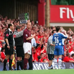 Dennis Bergkamp (Arsenal) comes on as a substitute. Arsenal 4: 2 Wigan Athletic