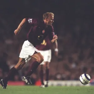 Dennis Bergkamp (Arsenal) Luis Boa Morte (Fulham). Arsenal 4: 1 Fulham