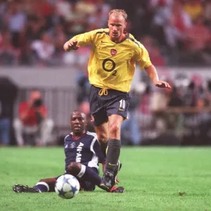 Dennis Bergkamp Outshines Hatem Trabelsi: Arsenal's Victory Over Ajax in the Amsterdam Tournament, 2005