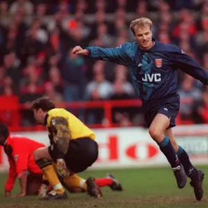 Dennis Bergkamp's Euphoric Goal Celebration for Arsenal Against Nottingham Forest