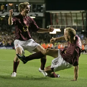 Dennis Bergkamp's Stunning Goal: Arsenal Leads FC Thun 2-1 in Champions League (September 14, 2005)