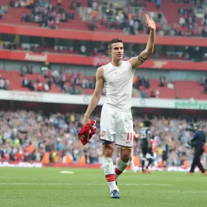 Determined Robin van Persie Leads Arsenal in 0-0 Stalemate against Manchester City, FA Barclays Premier League
