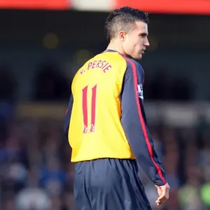Determined Robin van Persie Leads Arsenal to Scoreless Draw Against Cardiff City in FA Cup Determined Robin van Persie Leads Arsenal to Scoreless Draw Against Cardiff City in FA Cup