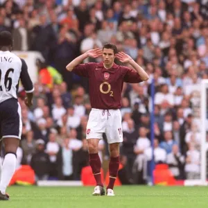 Determined Stalemate: Van Persie's Battle at White Hart Lane, 2005 - Tottenham 1:1 Arsenal