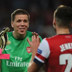 Determined Szczesny in Arsenal's UEFA Champions League Battle: Arsenal FC vs Fenerbahce (2013)