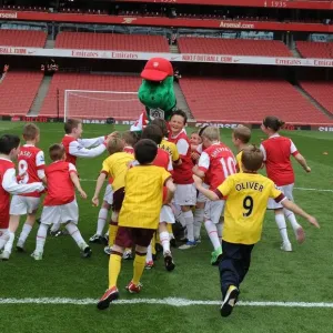 Determined Young Gunner's Outstanding Performance in Arsenal's 1:2 Loss to Aston Villa, May 2011 Determined Young Gunner's Outstanding Performance in Arsenal's 1:2 Loss to Aston Villa, May 2011