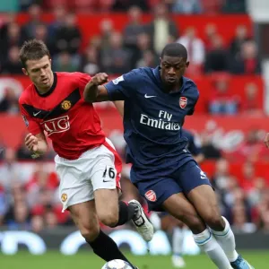 Diaby vs. Carrick: A Tight Battle - Manchester United Edge Past Arsenal 2:1 Diaby vs. Carrick: A Tight Battle - Manchester United Edge Past Arsenal 2:1