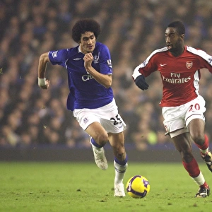 Djourou vs. Fellaini: A Battle of Intense Rivalry at Goodison Park, Everton vs. Arsenal, 2009 (1:1)