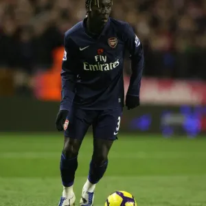 Dominant Sagna: Arsenal's 4-1 Victory Over Wolves in the Premier League (2009) Dominant Sagna: Arsenal's 4-1 Victory Over Wolves in the Premier League (2009)