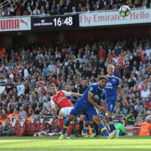 Dramatic Showdown: Ramsey Scores the Decisive Goal Past Williams (2016-17) - Arsenal Triumphs Over Everton