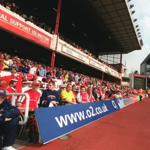 East Stand with an O2 board. Arsenal 4: 3 Everton, F. A