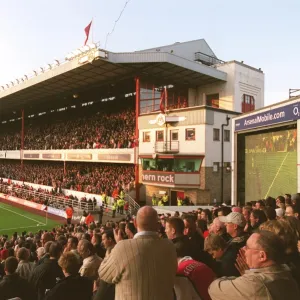 Classic Matches Photographic Print Collection: Arsenal V Everton