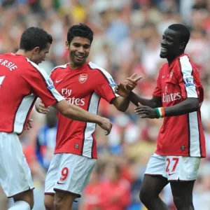 Eboue, Eduardo, and Van Persie: Arsenal's Triumphant Moment - 3rd Goal vs. Wigan Athletic (4:0) Eboue, Eduardo, and Van Persie: Arsenal's Triumphant Moment - 3rd Goal vs. Wigan Athletic (4:0)