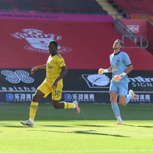 Eddie Nketiah Scores First Arsenal Goal in Southampton Victory (2019-20) Eddie Nketiah Scores First Arsenal Goal in Southampton Victory (2019-20)