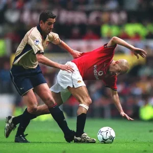 Edu (Arsenal) Juan Verón (Manchester United). Manchester United 0-1 Arsenal.