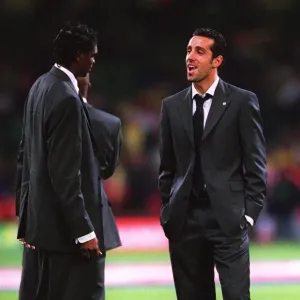 Edu and Kanu (Arsenal) chat before the match. Arsenal 1: 0 Southampton. The F Edu and Kanu (Arsenal) chat before the match. Arsenal 1: 0 Southampton. The F