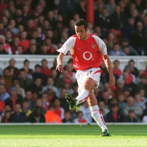 Edu Scores from a Free Kick Print