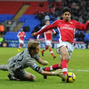 Eduardo (Arsenal) Jussi Jskelainen (Bolton). Bolton Wanderers 0: 2 Arsenal