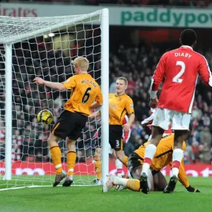 Eduardo Scores the Second Goal: Arsenal Crushes Hull City 3-0