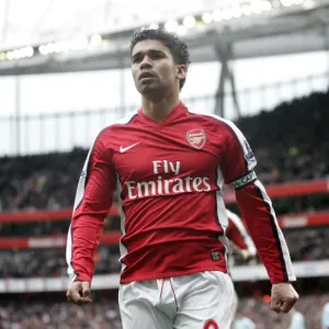 Eduardo's Double: Arsenal's Thrilling 3-0 FA Cup Victory Over Burnley