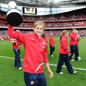 Ellen White of the Arsenal Ladies with the WSL Trophy. Arsenal 1: 0 Swansea City