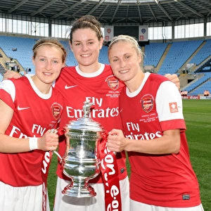 Ellen White, Jennifer Beattie and Steph Houghton (Arsenal) with the FA Cup Trophy