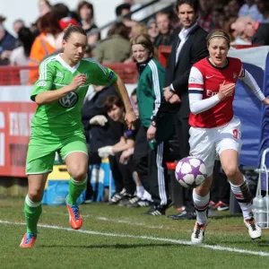 Ellen White Outruns Josephine Henning in Thrilling Arsenal Ladies UEFA Champions League Semi-Final