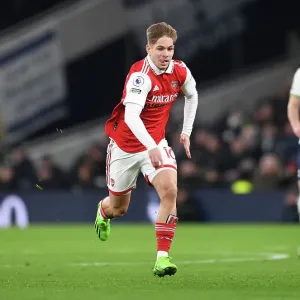 Emile Smith Rowe in Action: Tottenham vs. Arsenal, Premier League 2022-23 Emile Smith Rowe in Action: Tottenham vs. Arsenal, Premier League 2022-23