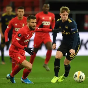 Emile Smith Rowe Clashes with Nicolas Gavory in Standard Liege vs Arsenal UEFA Europa League Match Emile Smith Rowe Clashes with Nicolas Gavory in Standard Liege vs Arsenal UEFA Europa League Match