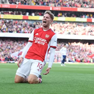 Emile Smith Rowe Scores First Arsenal Goal Against Tottenham in Premier League 2021-22