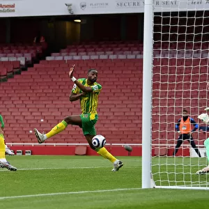 Emile Smith Rowe Scores First Goal for Arsenal in Empty Emirates: 2020-21 Season's Final Thrill