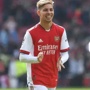 Emile Smith Rowe's Euphoric Moment: Arsenal Fans Triumph over Manchester United (2021-22) Emile Smith Rowe's Euphoric Moment: Arsenal Fans Triumph over Manchester United (2021-22)