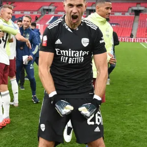Emiliano Martinez: Arsenal's FA Community Shield Heroes Celebrate Victory over Liverpool