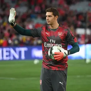 Emiliano Martinez: Arsenal's Star Goalkeeper in Action
