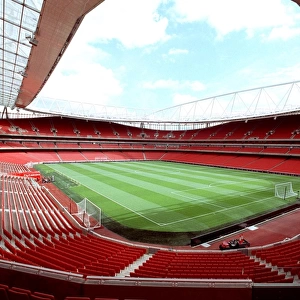 Emirates Stadium - Arsenal vs. Aston Villa, FA Premiership Showdown, 19/8/06