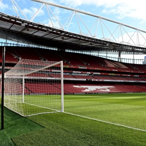 Emirates Stadium: Arsenal vs Newcastle United, Premier League Showdown (2017-18)