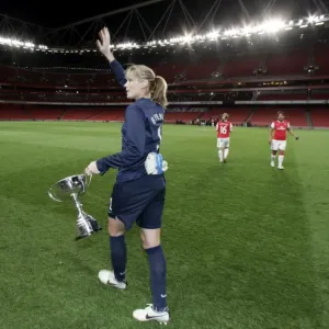 Emma Byrne (Arsenal) with the Premier League Trophy Emma Byrne (Arsenal) with the Premier League Trophy
