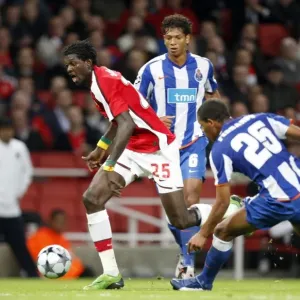 Emmanuel Adebayor (Arsenal) Fernando (Porto)