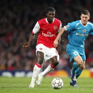 Emmanuel Adebayor (Arsenal) Jason Culina (PSV)