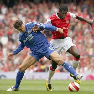 Emmanuel Adebayor (Arsenal) Khalid Boulahrouz (Chelsea) Emmanuel Adebayor (Arsenal) Khalid Boulahrouz (Chelsea)