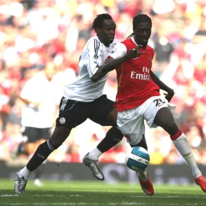 Emmanuel Adebayor beats Claude Davis