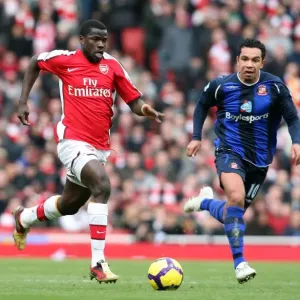 Emmanuel Eboue (Arsenal) Kieran Richardson (Sunderland). Arsenal 2: 0 Sunderland