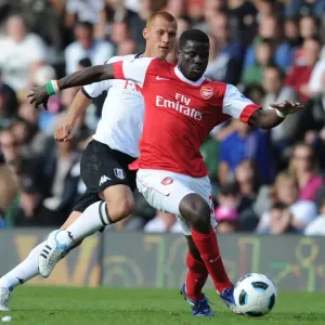 Emmanuel Eboue (Arsenal) Steve Sidwell (Fulham). Fulham 2: 2 Arsenal, Barclays Premier League