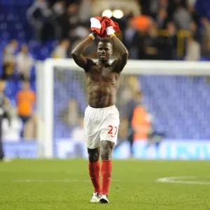 Emmanuel Eboue (Arsenal). Tottenham Hotspur 1: 4 Arsenal (aet). Carling Cup 3rd Round Emmanuel Eboue (Arsenal). Tottenham Hotspur 1: 4 Arsenal (aet). Carling Cup 3rd Round