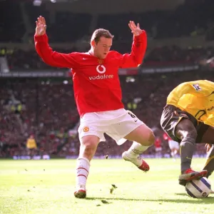 Emmanuel Eboue (Arsenal) Wayne Rooney (Man Utd). Arsenal 0: 2 Manchester United