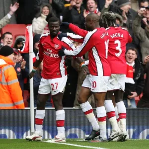 Emmanuel Eboue celebrates scoring the 3rd Arsenal goal Emmanuel Eboue celebrates scoring the 3rd Arsenal goal
