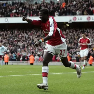 Emmanuel Eboue celebrates scoring Arsenals 3rd goal Emmanuel Eboue celebrates scoring Arsenals 3rd goal